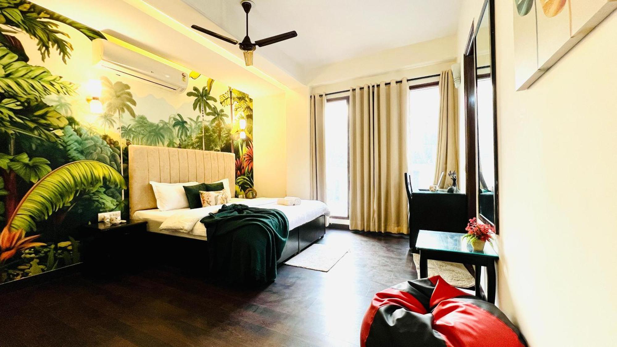 Bluo Classic - Park Hauz Khas Village * New Delhi