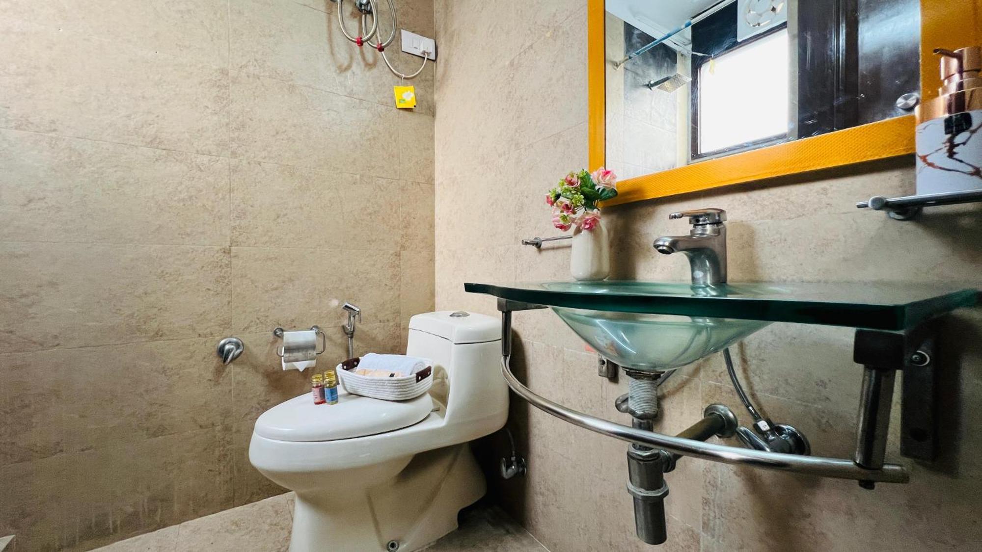 Bluo Classic - Park Hauz Khas Village New Delhi