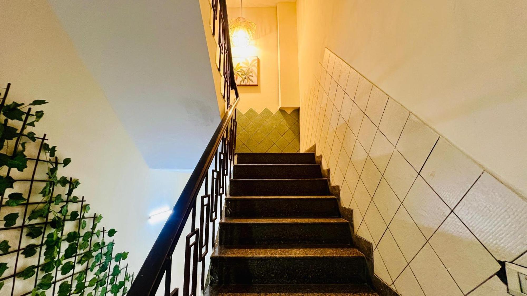 Bluo Classic - Park Hauz Khas Village Apartment